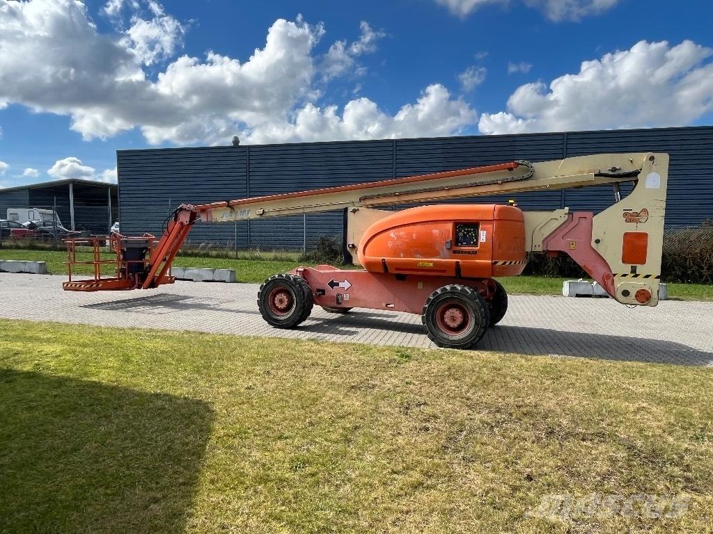 JLG 800 AJ Karos emelők