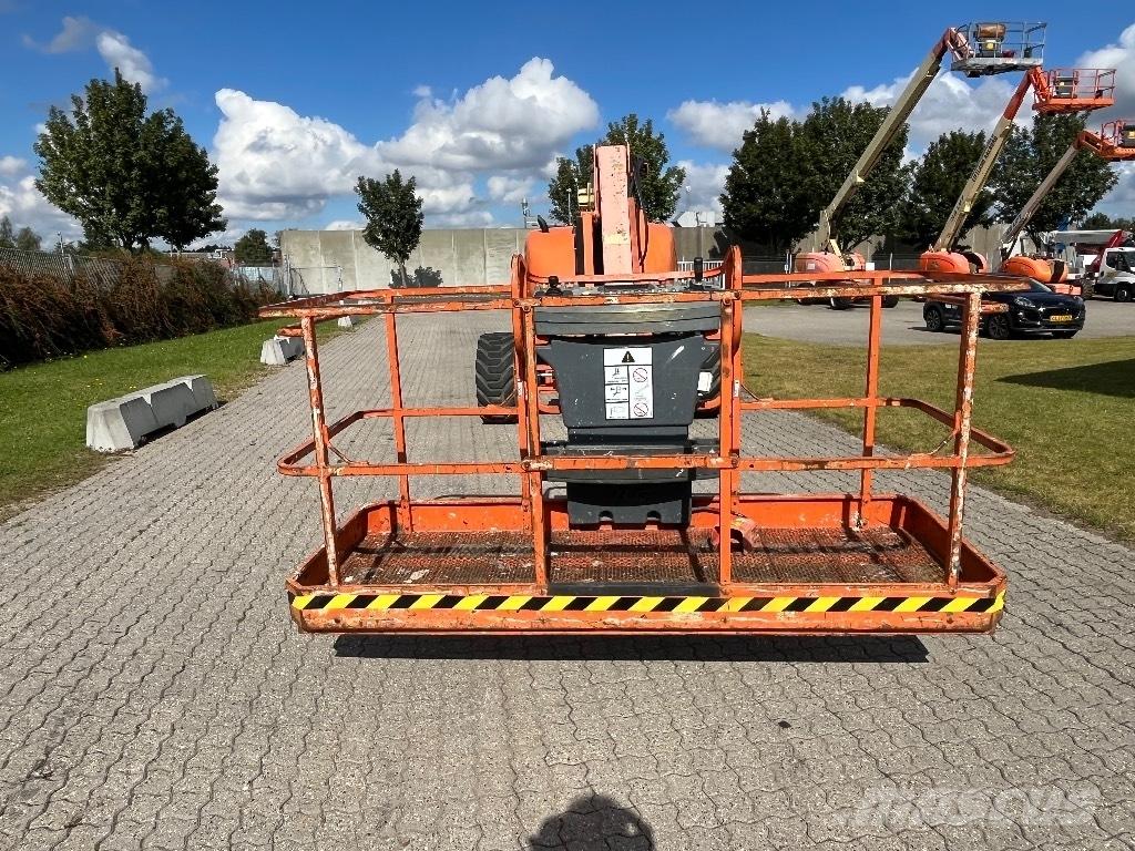 JLG 800 AJ Karos emelők