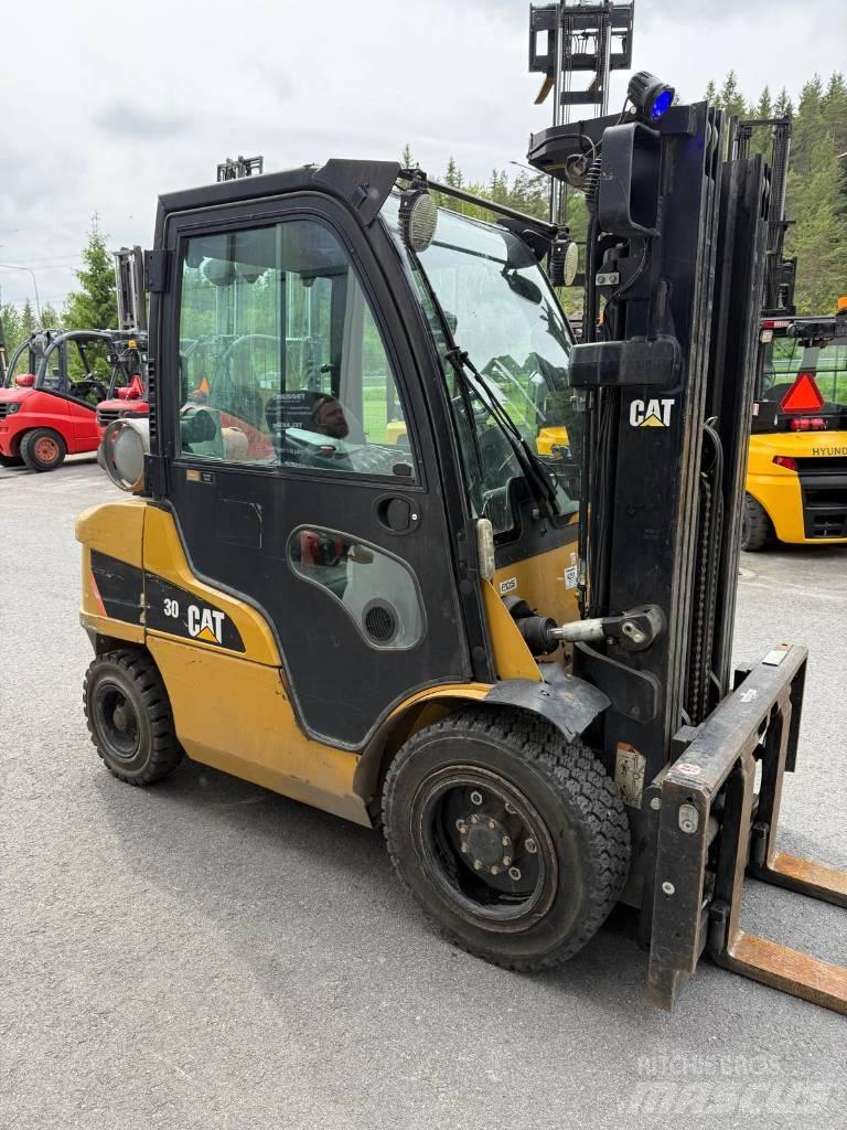 CAT GP 30 N Gázüzemű targoncák