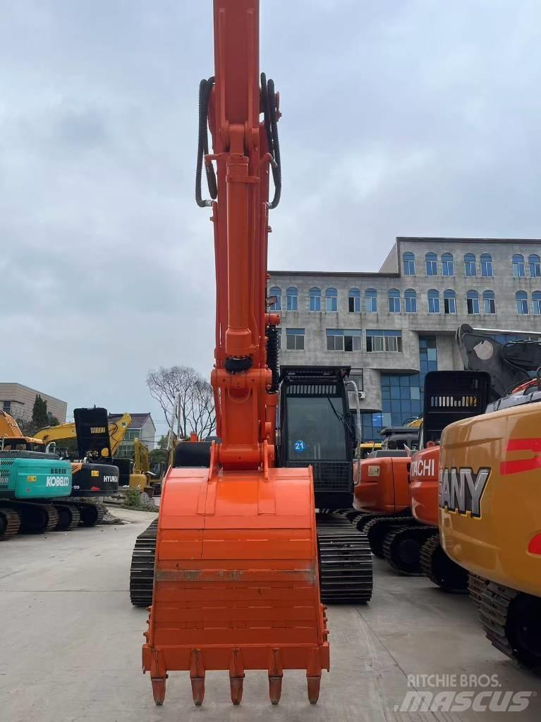 Hitachi ZX 200 Lánctalpas kotrók