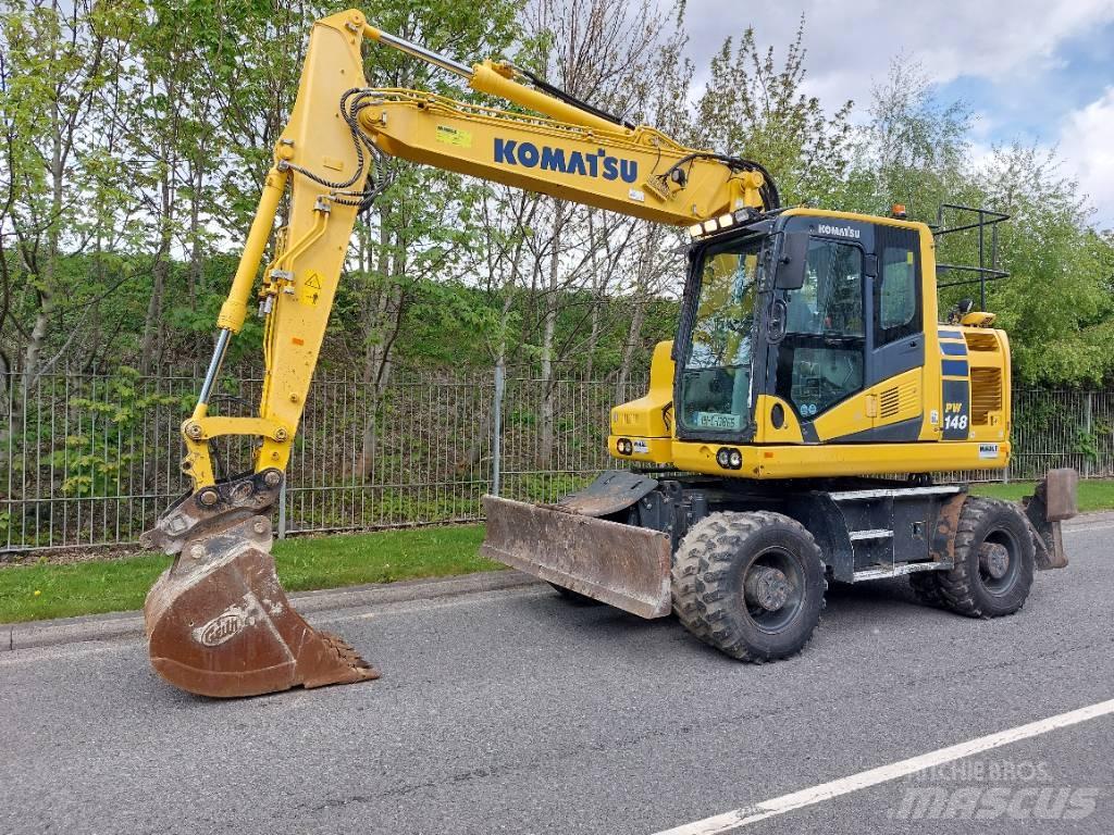 Komatsu PW148-11 Gumikerekes kotrók