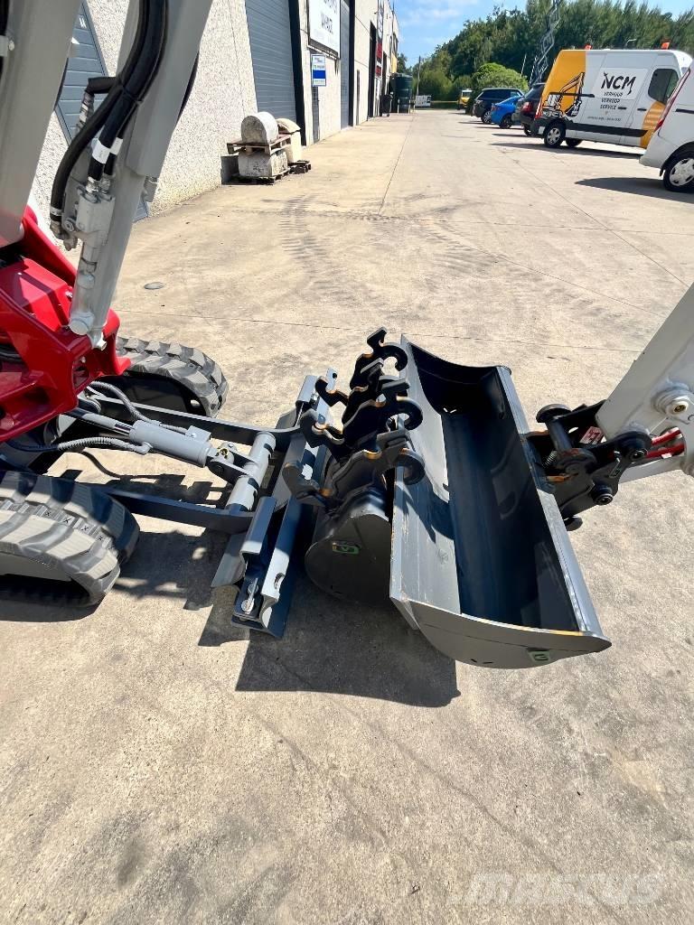 Takeuchi TB 225 Mini kotrók < 7t