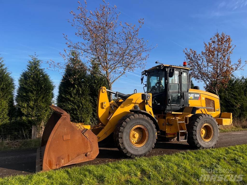 CAT 938M Gumikerekes homlokrakodók