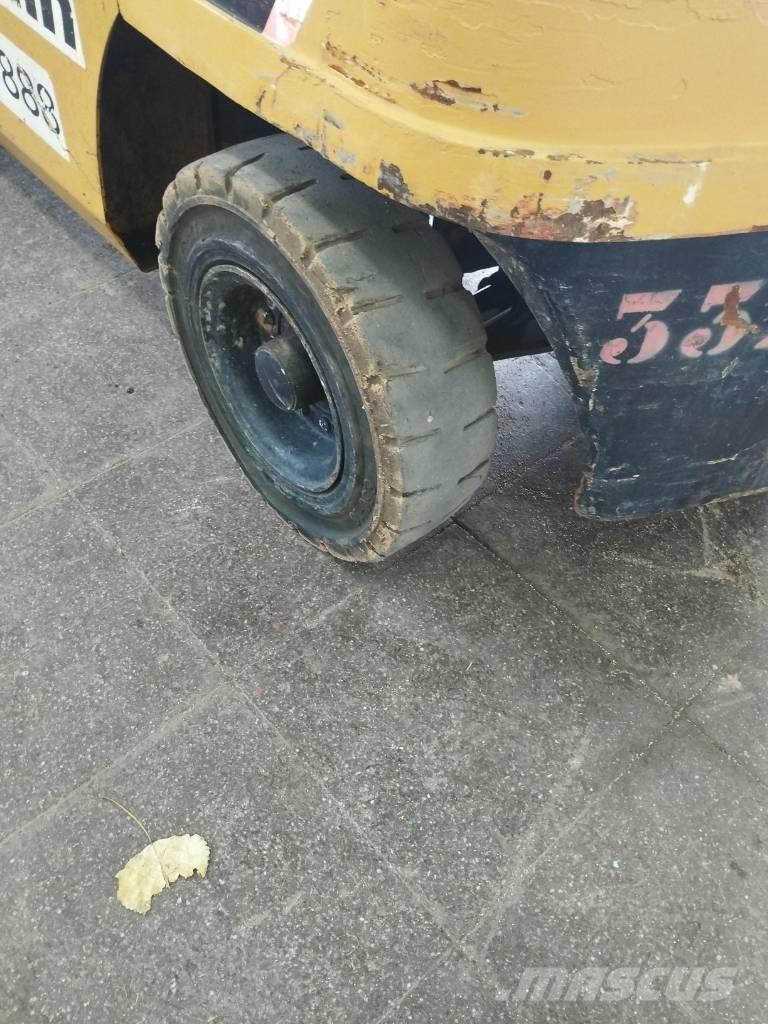 CAT DP 30 NT Dízel targoncák