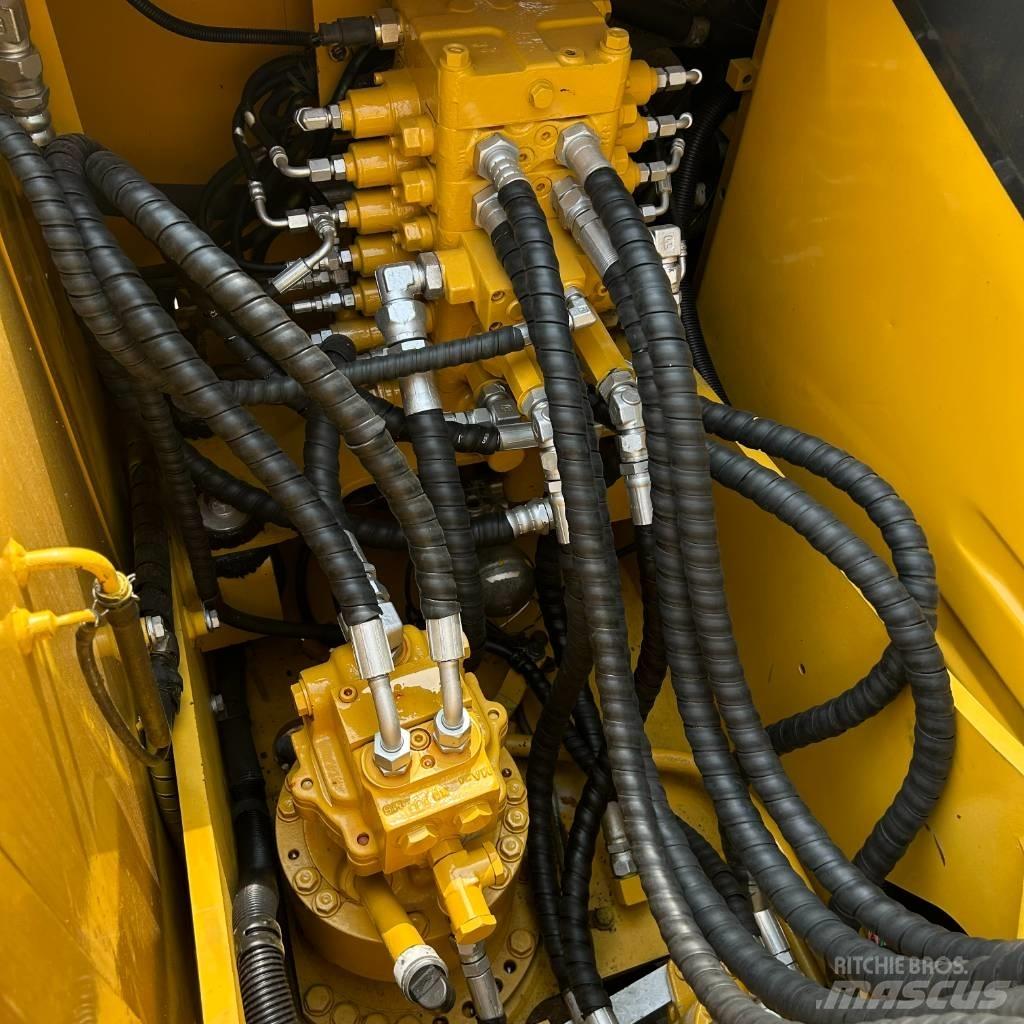 Komatsu 110 Lánctalpas kotrók