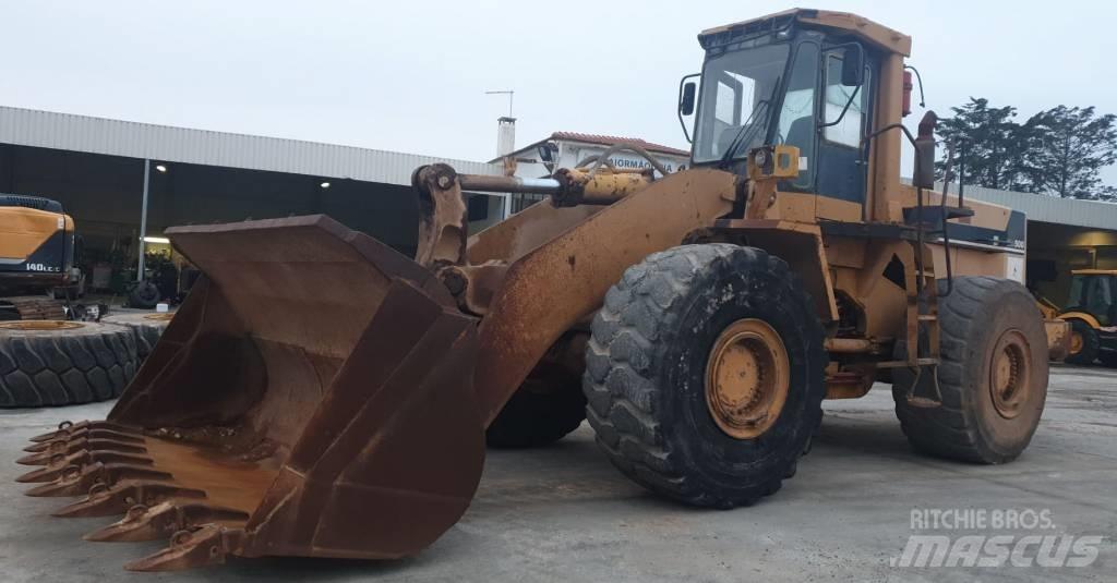 Komatsu WA500-1 Gumikerekes homlokrakodók