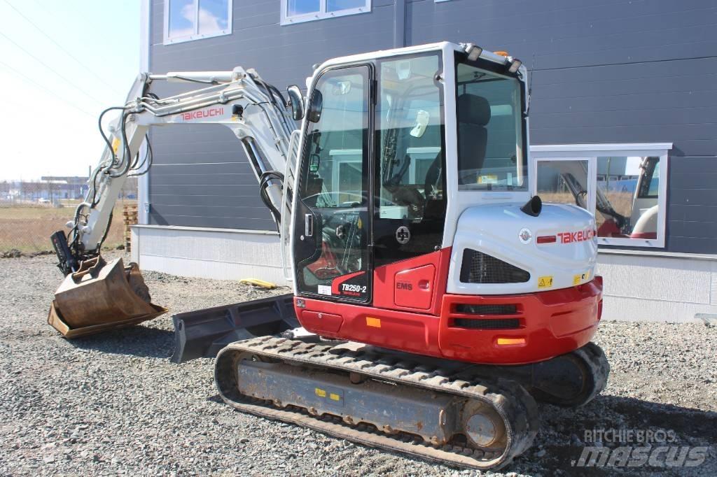 Takeuchi TB 250 Mini kotrók < 7t