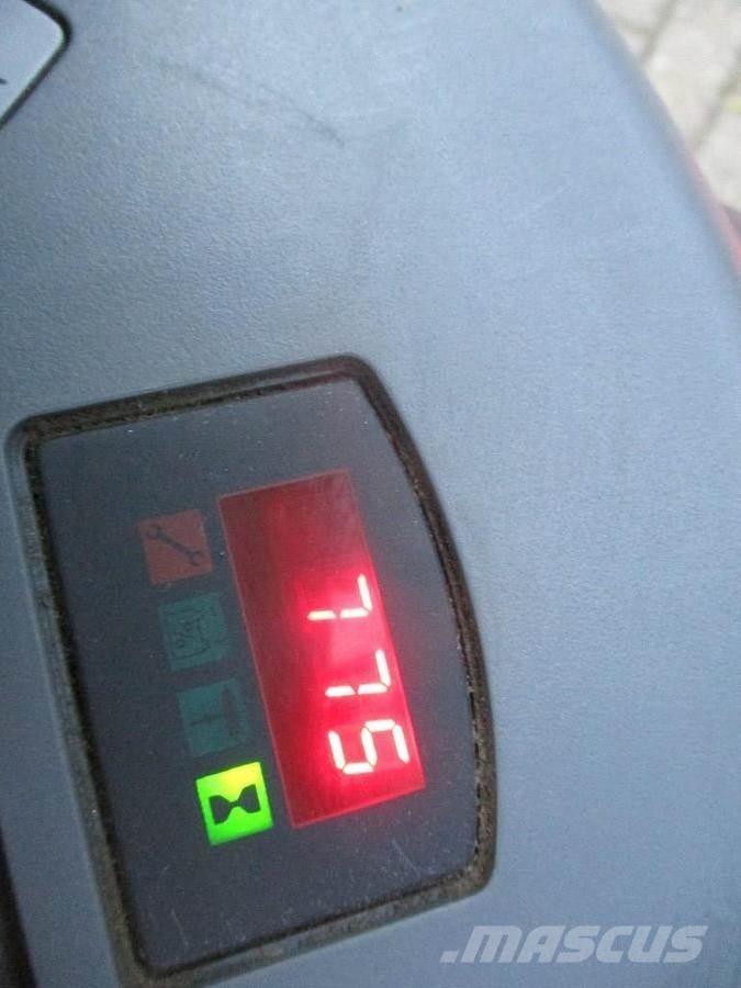 BT LWE 160 Alacsony emelőkocsi