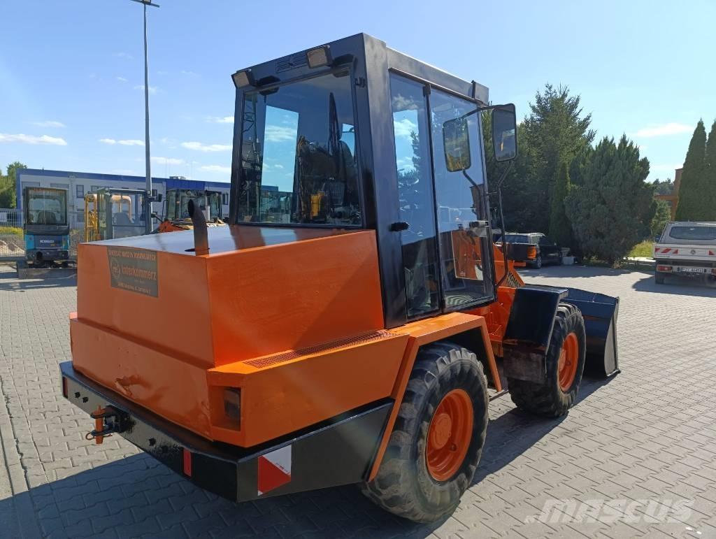 Hanomag 15 F Gumikerekes homlokrakodók