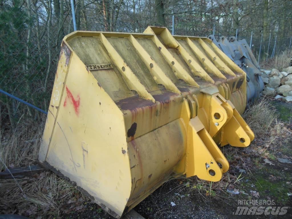 Volvo L 120 Gumikerekes homlokrakodók