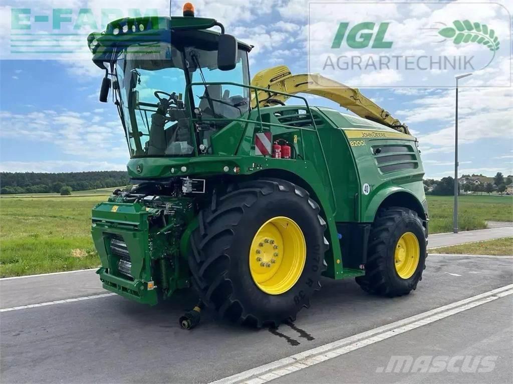 John Deere 8200 i Önjáró szecskázók