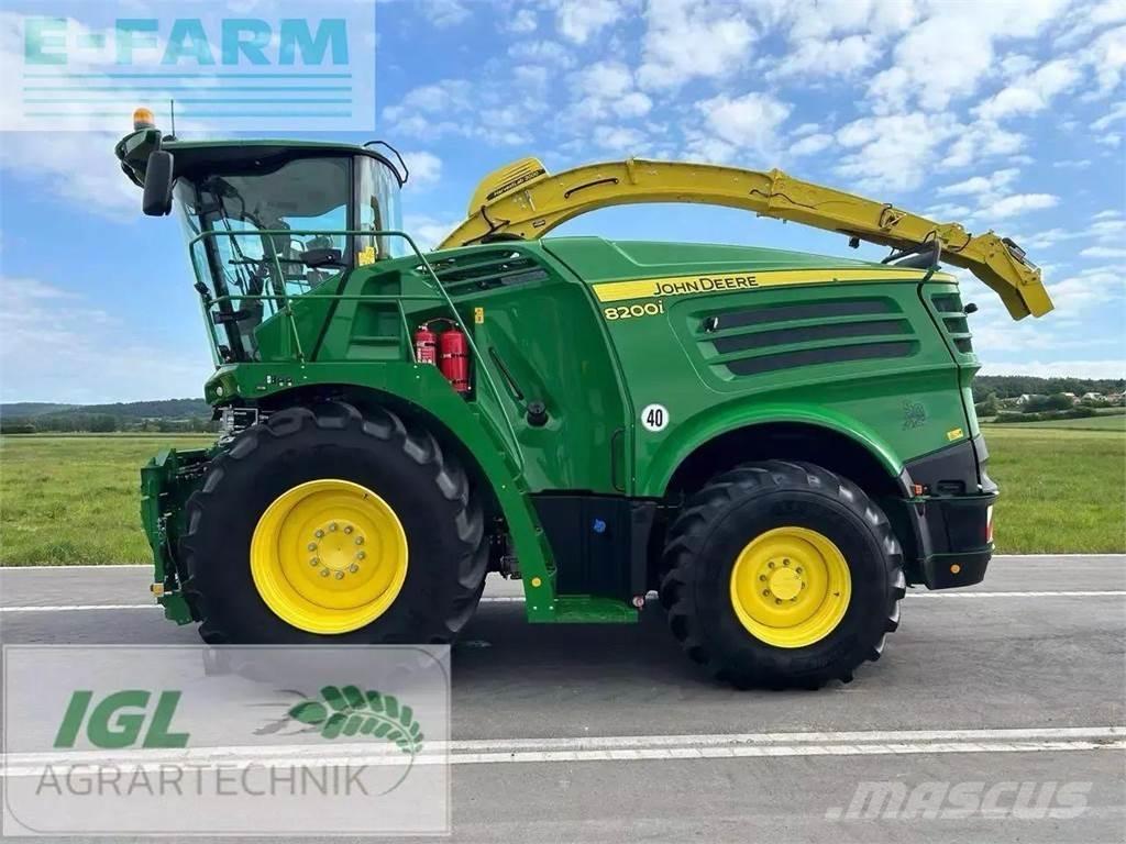 John Deere 8200 i Önjáró szecskázók