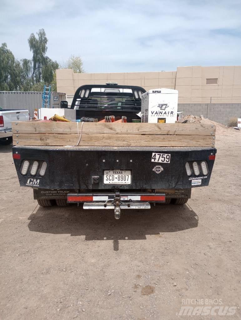 RAM 5500 Platós / Ponyvás teherautók