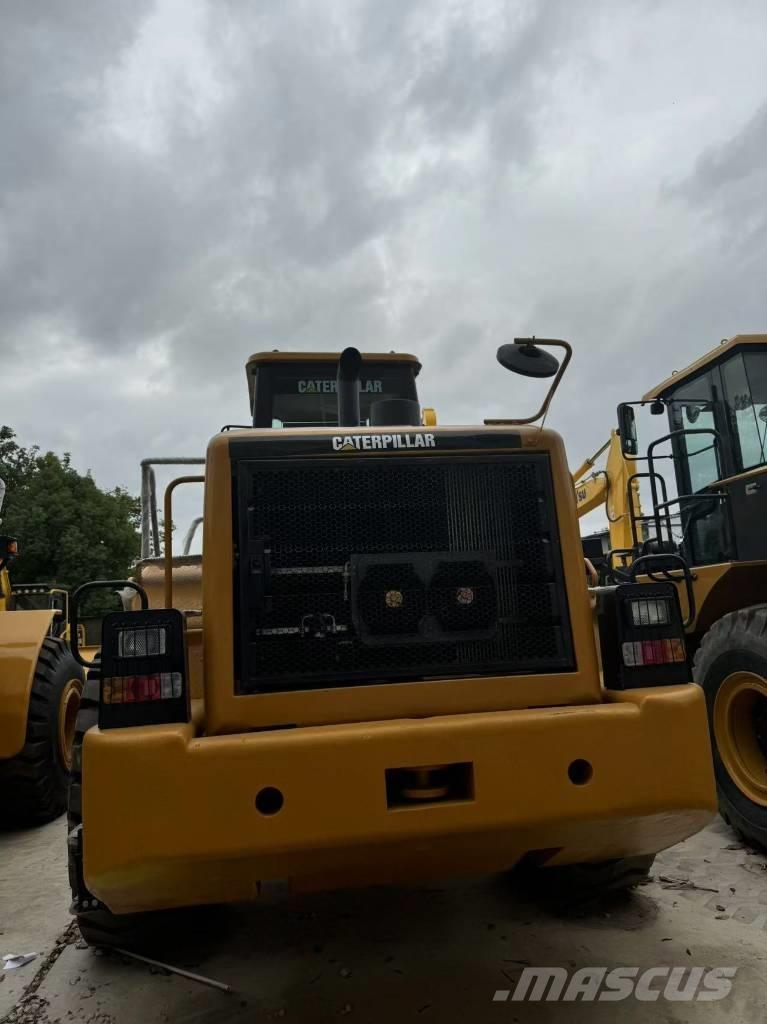 CAT 966 H Gumikerekes homlokrakodók