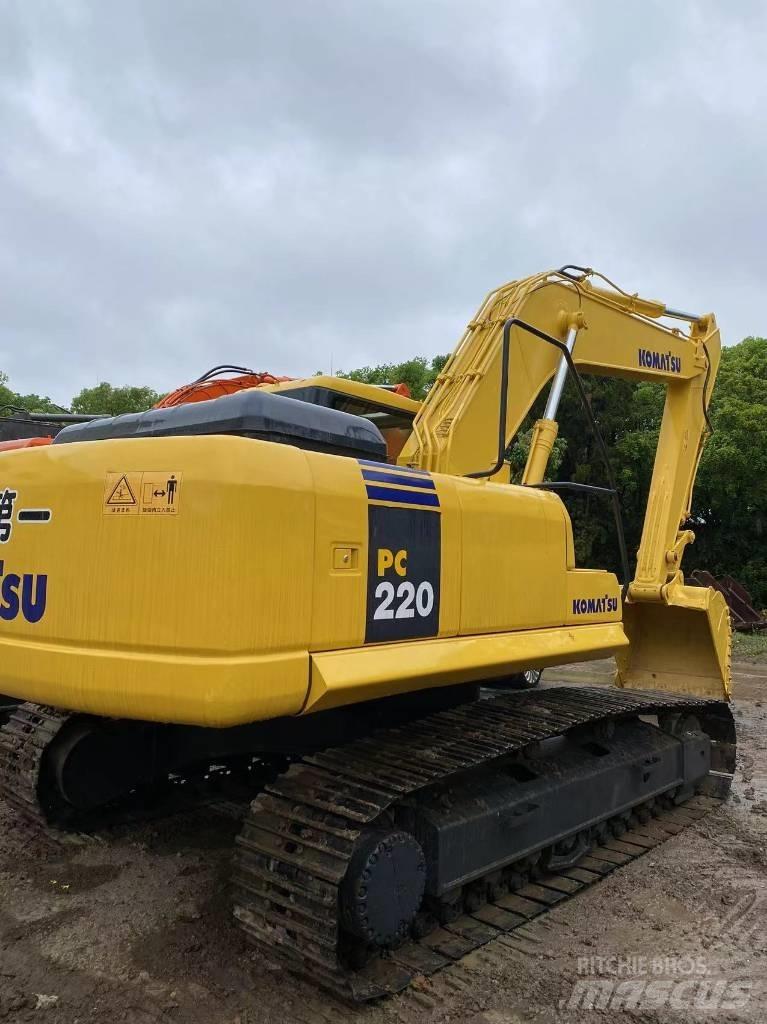 Komatsu 220 Lánctalpas kotrók