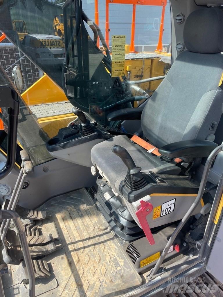 Volvo EC220E Lánctalpas kotrók