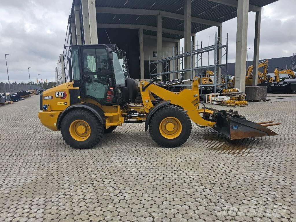 CAT 908 M Gumikerekes homlokrakodók