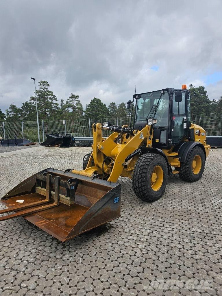 CAT 908 M Gumikerekes homlokrakodók