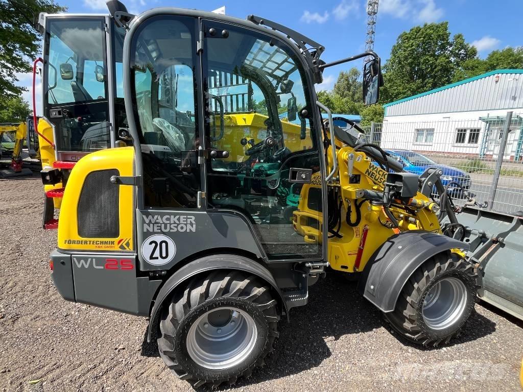 Wacker Neuson WL 25 Gumikerekes homlokrakodók