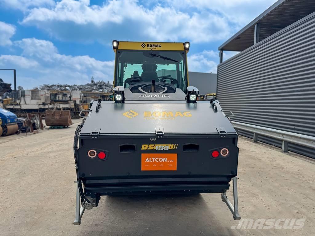 Bomag BW 174 AP-4V Ikerdobos hengerek