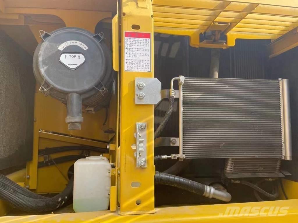 Komatsu PC 200 8N Lánctalpas kotrók