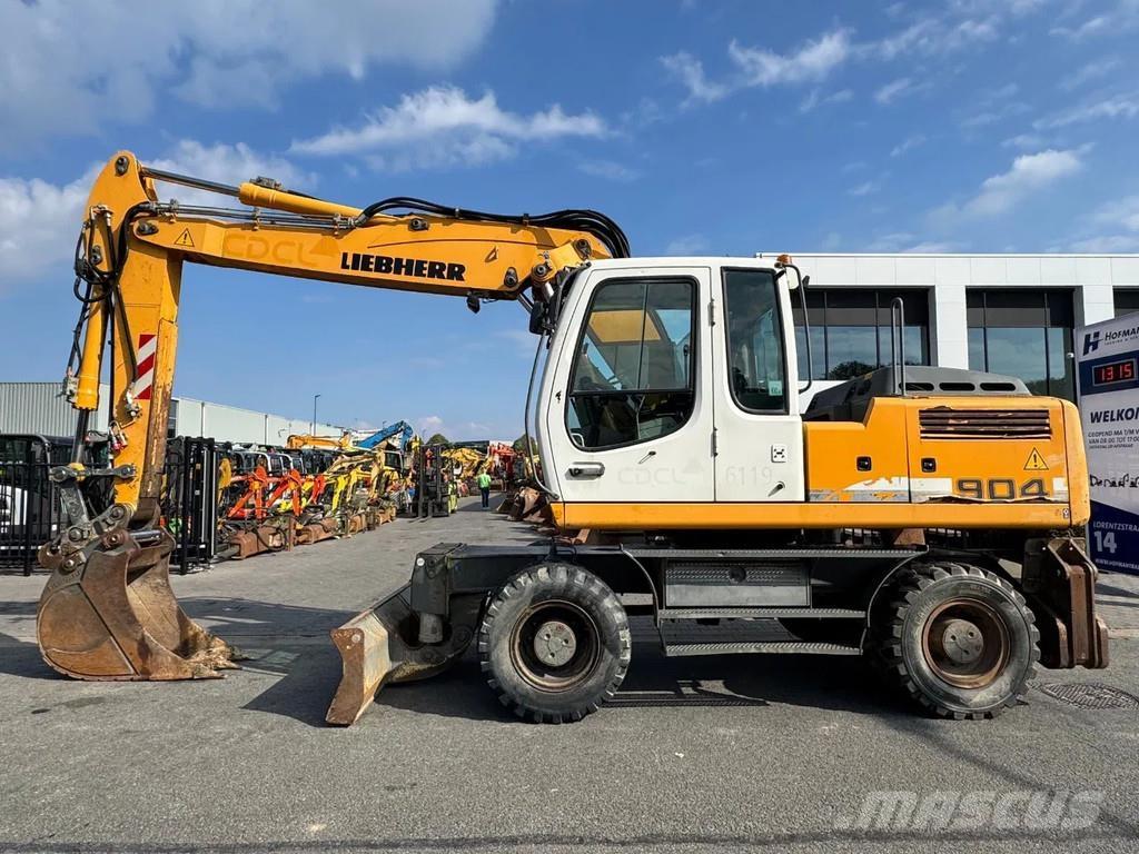 Liebherr A904C Gumikerekes kotrók