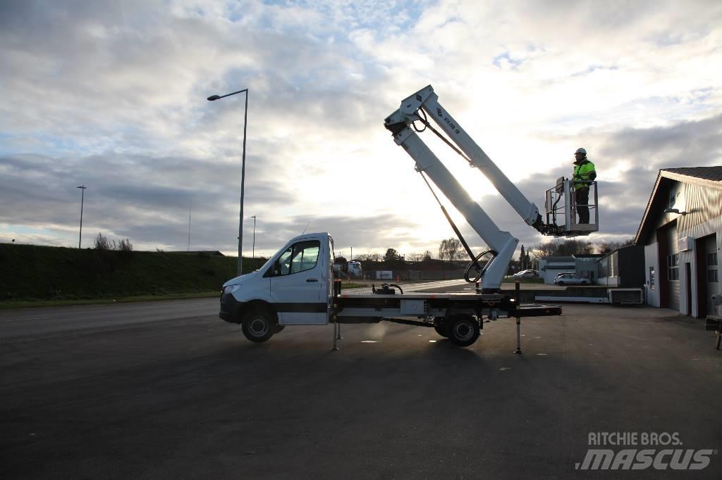 VERSALIFT VTX 240 G3 Teherautóra szerelt emelők és állványok