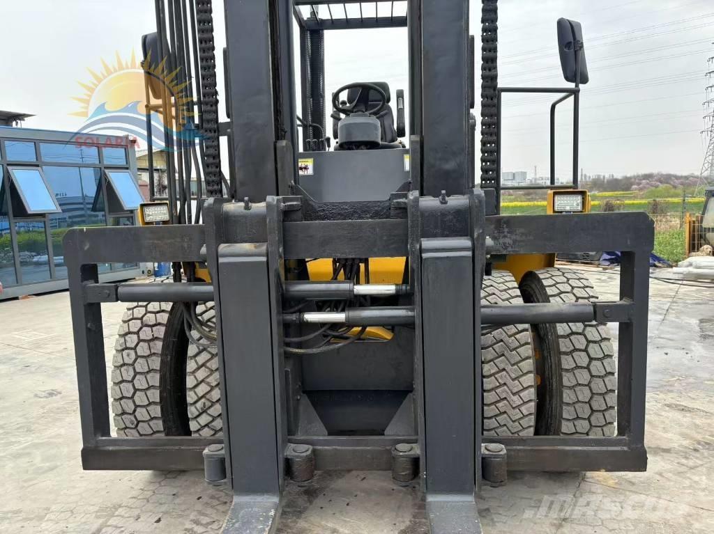 Komatsu FD 200 Dízel targoncák