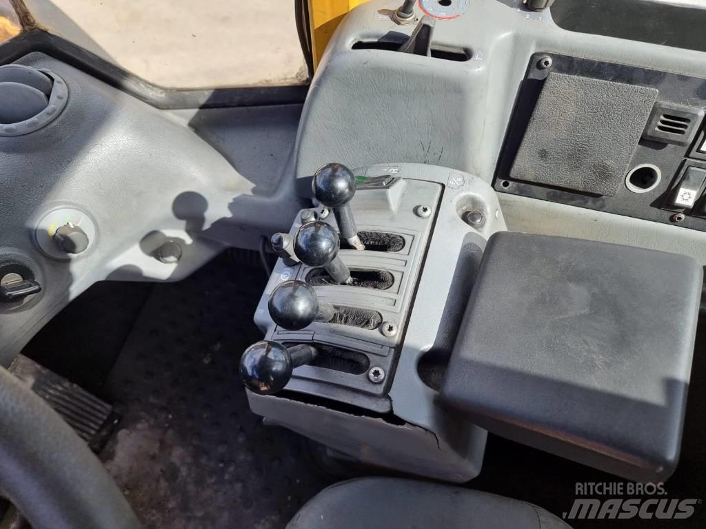 Volvo L 180 E Gumikerekes homlokrakodók