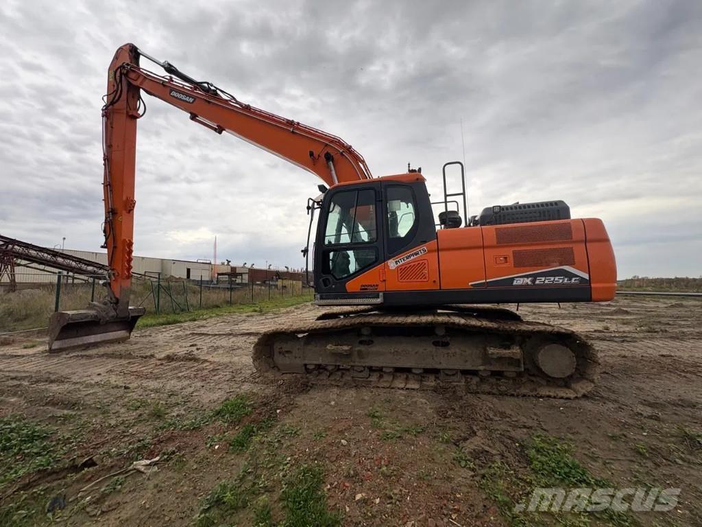 Doosan DX225LC Lánctalpas kotrók