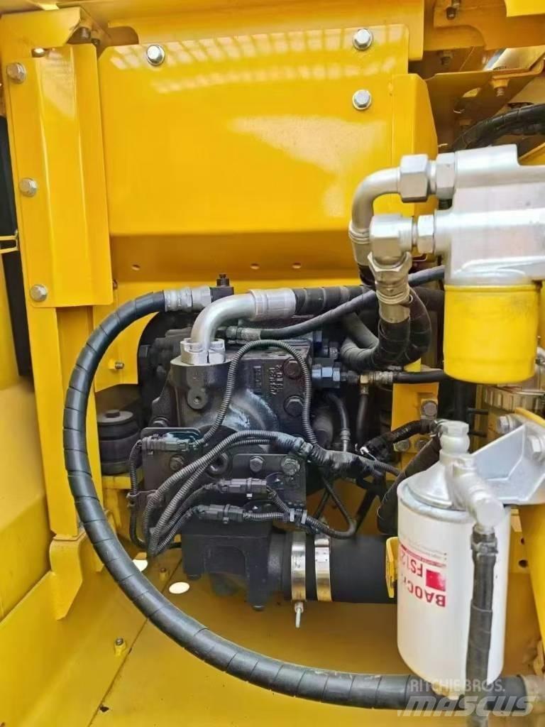 Komatsu 130LC-7 Lánctalpas kotrók