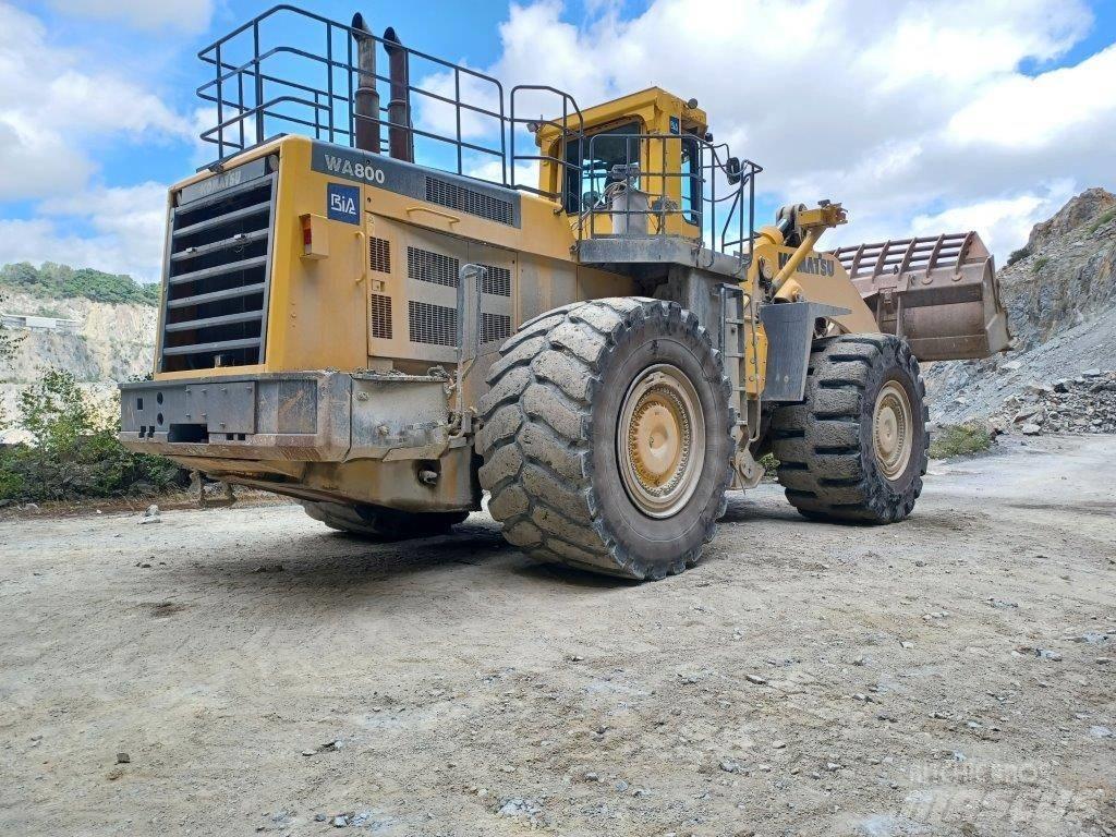 Komatsu WA800-3 Gumikerekes homlokrakodók