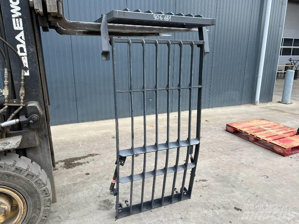 Doosan DX180 / DX225 Vezetőfülke és belső tartozékok