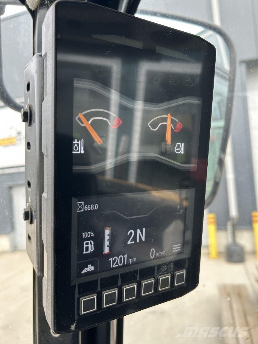 CAT 906M (8758) Univerzális rakodók