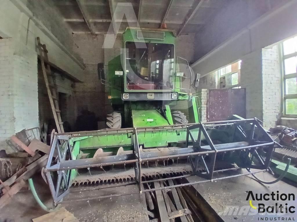 John Deere 1055 Kombájnok