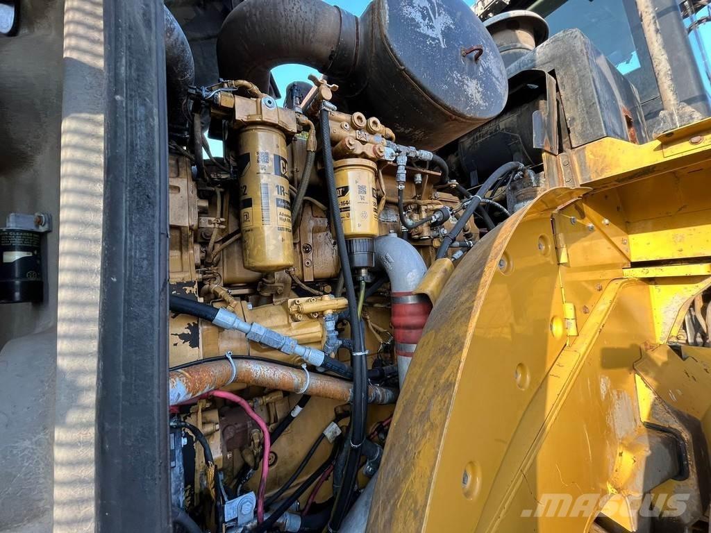 CAT 980H Gumikerekes homlokrakodók