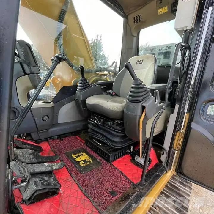CAT 330D Lánctalpas kotrók