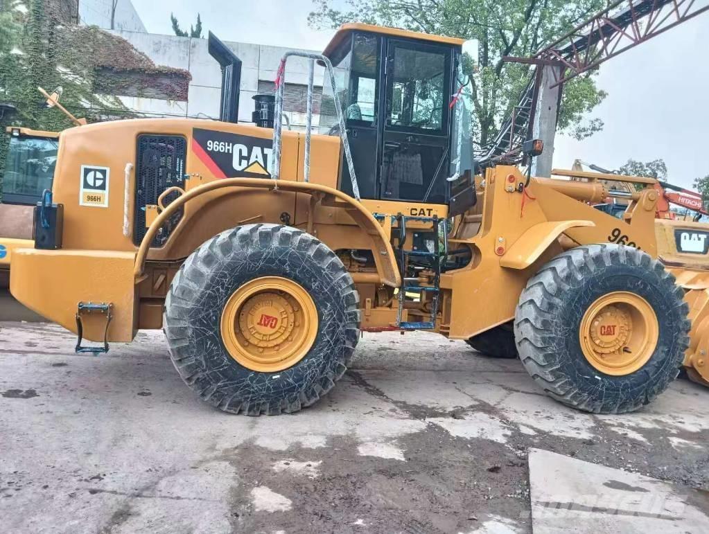 CAT 966 H Gumikerekes homlokrakodók