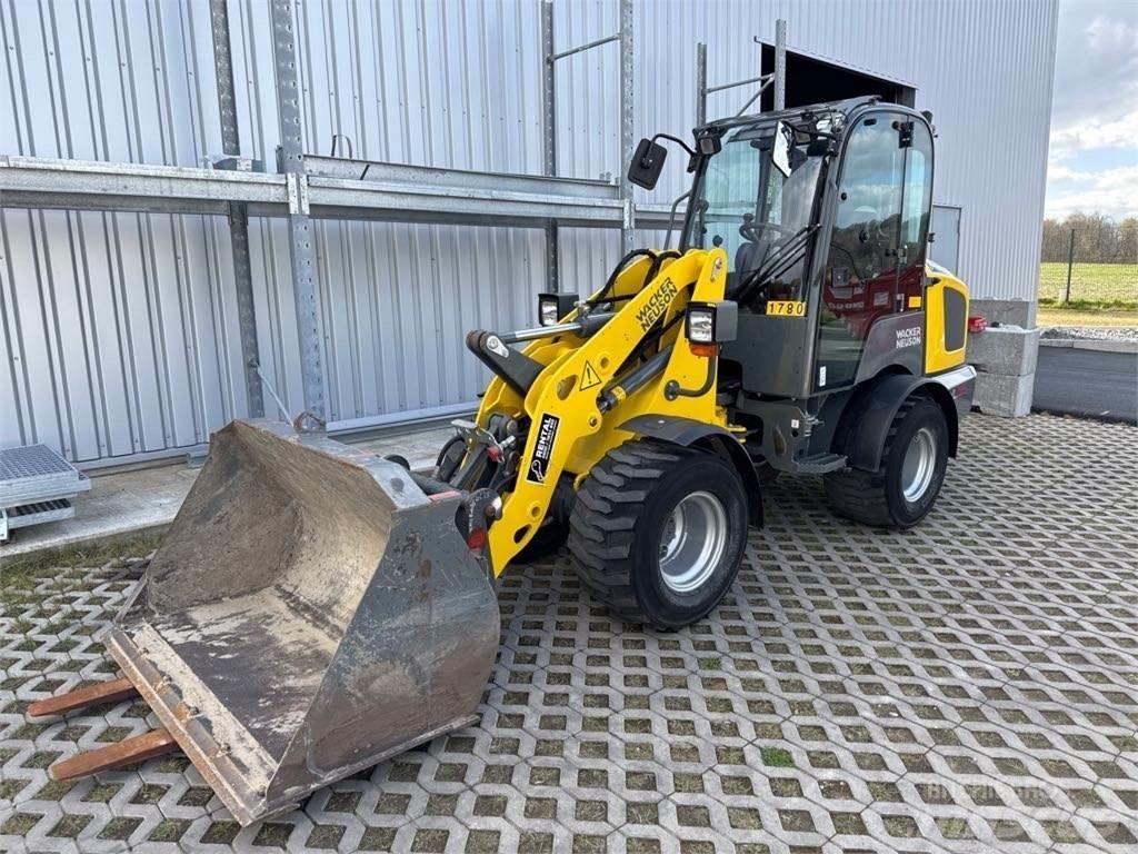 Wacker Neuson WL32 Gumikerekes homlokrakodók