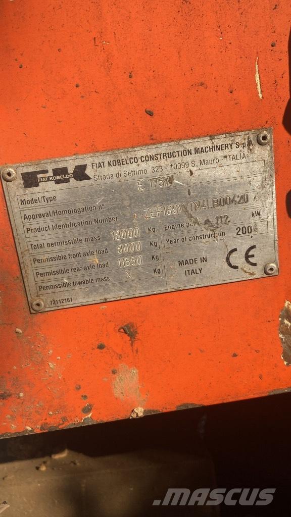 Fiat-Kobelco E 175 W Gumikerekes kotrók