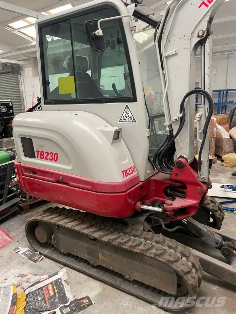 Takeuchi TB 230 Mini kotrók < 7t