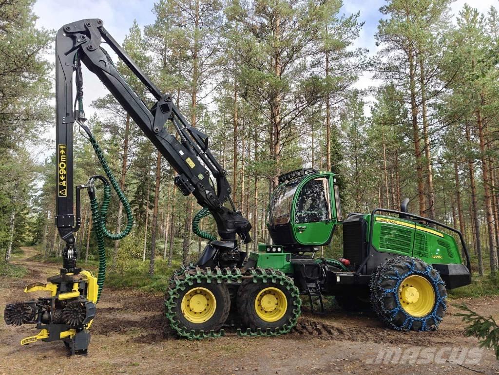 John Deere 1270 G Betakarítók