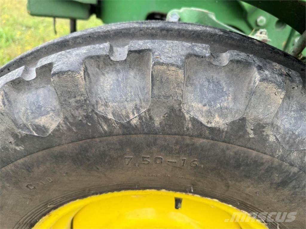 John Deere 1040 S Traktorok
