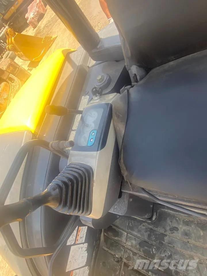 Komatsu PC 40 MR-2 Mini kotrók < 7t