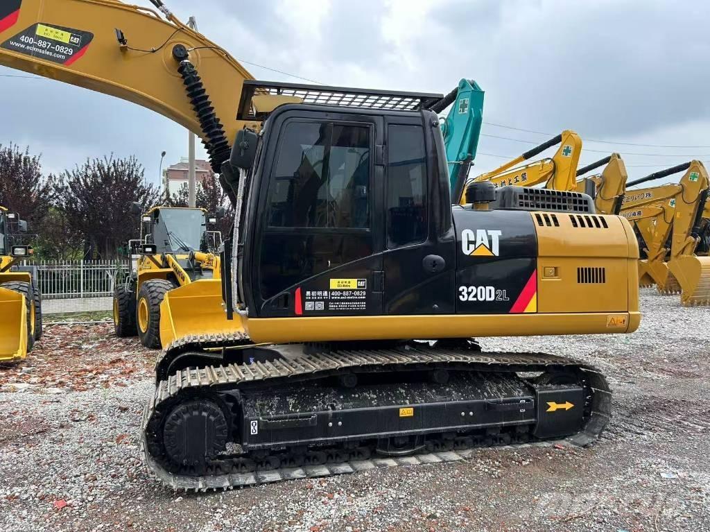 CAT 320D2L Lánctalpas kotrók