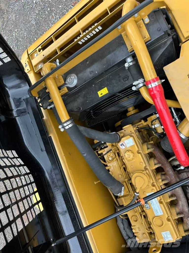CAT 320D2L Lánctalpas kotrók