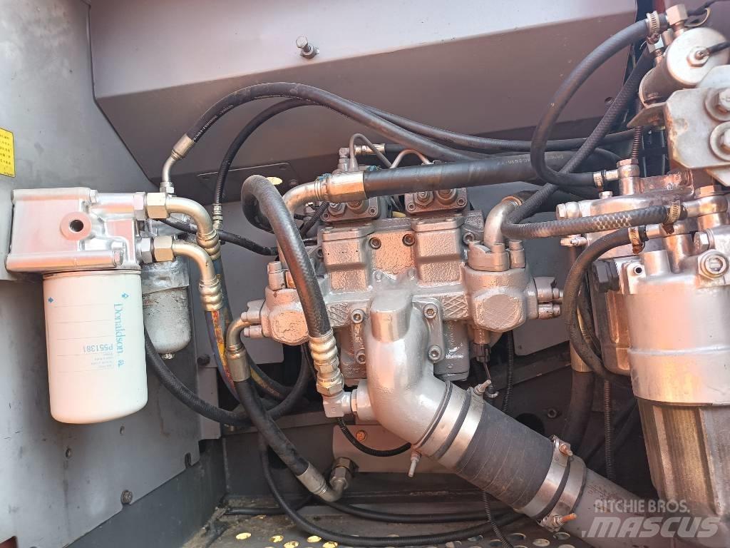 Hitachi ZX 200 Közepes (midi) kotrók 7 t - 12 t