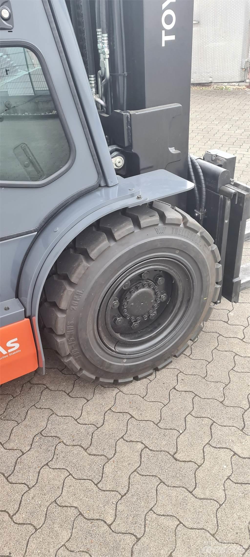 Toyota 40-8FD50N Dízel targoncák