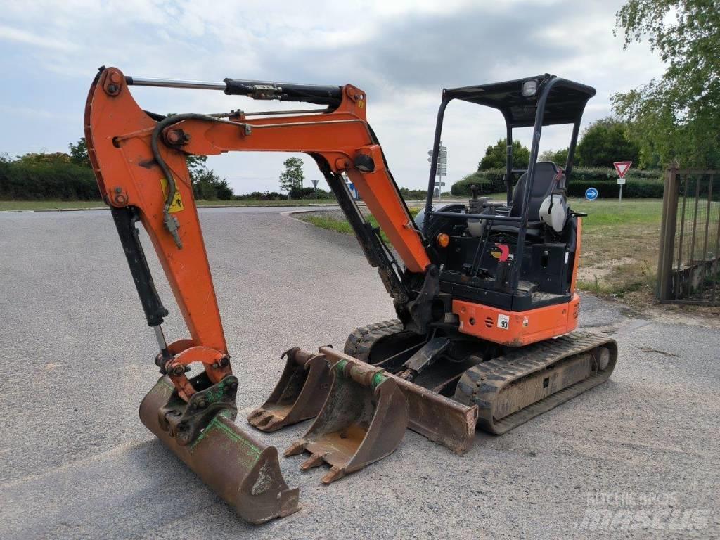 Hitachi ZX 26 U-5 A Mini kotrók < 7t