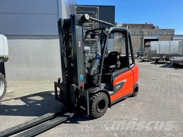 Linde E35L Elektromos targoncák